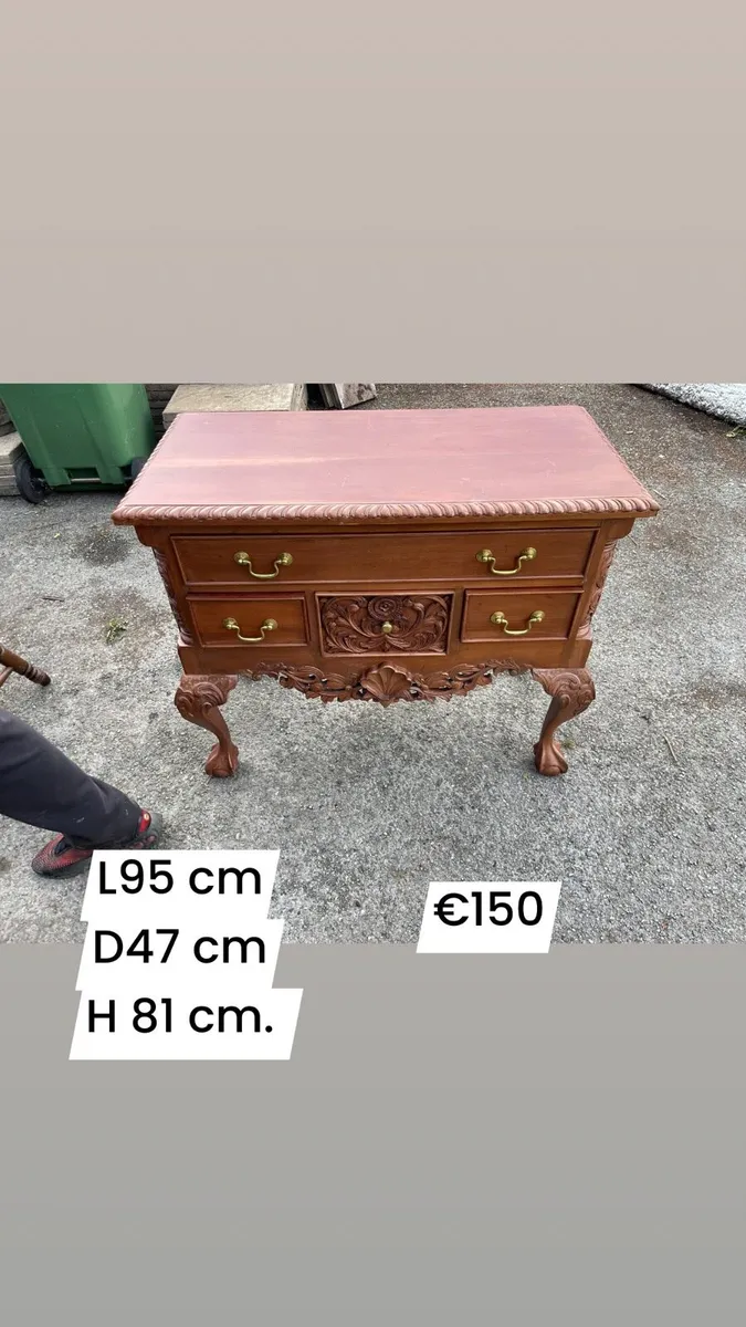 Side board / dresser - Image 1