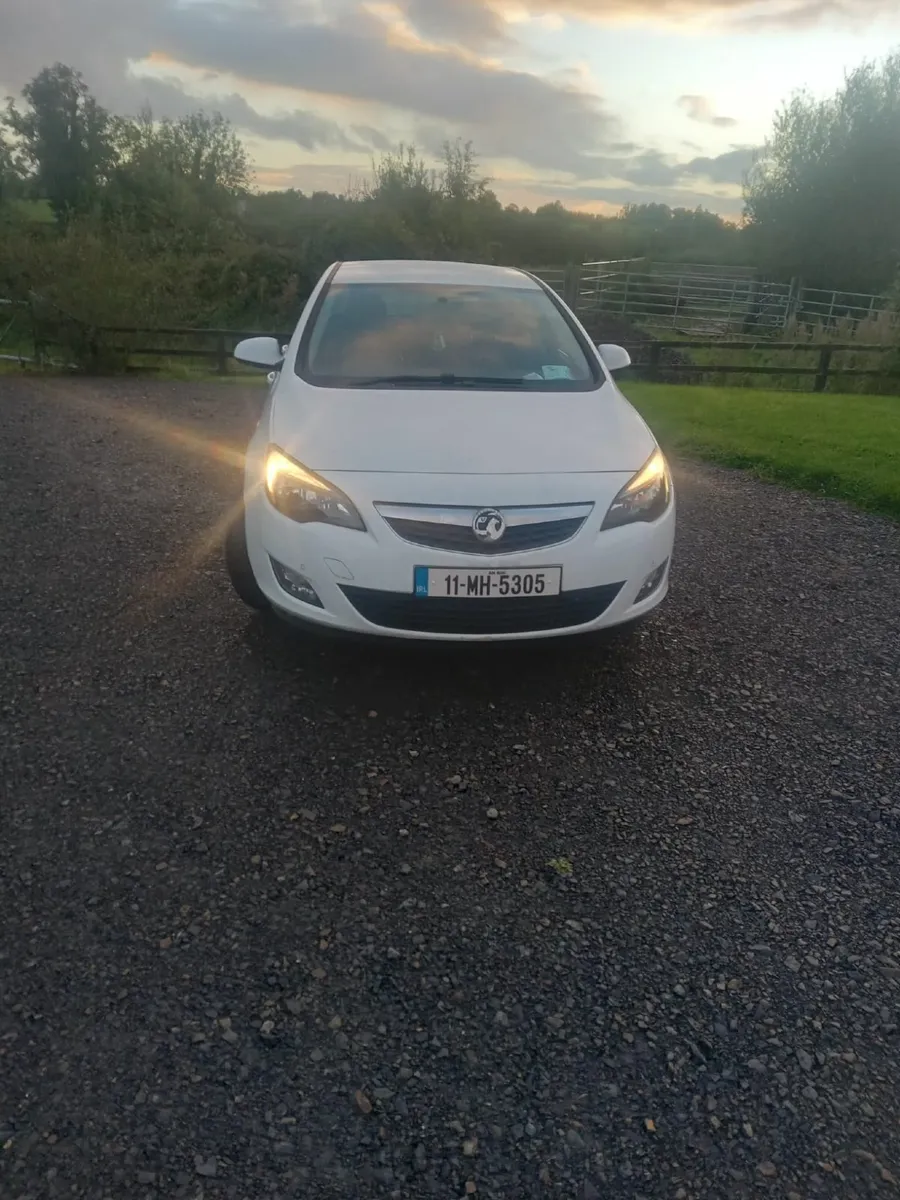 Vauxhall Astra 2011 - Image 2