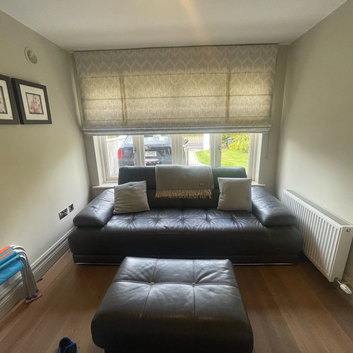 Natuzzi leather couch with adjustable arms - Image 2
