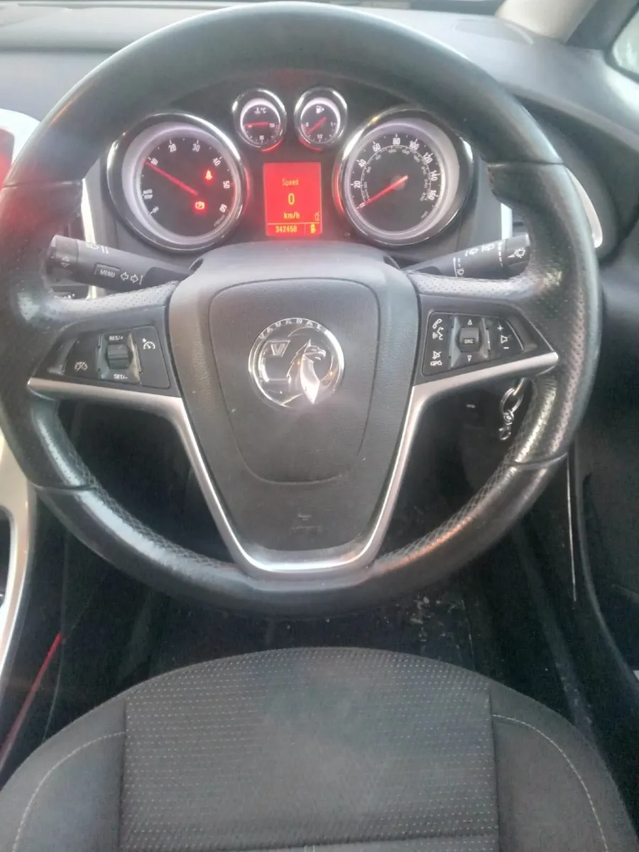 Vauxhall Astra 2011 - Image 3