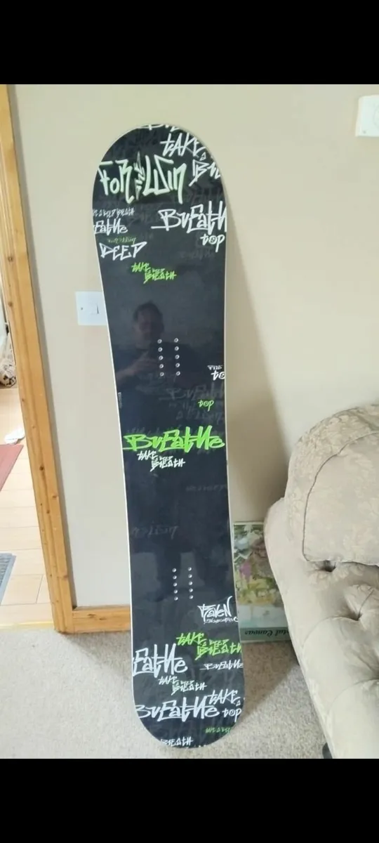 Snowboard, boots and bindings - Image 1