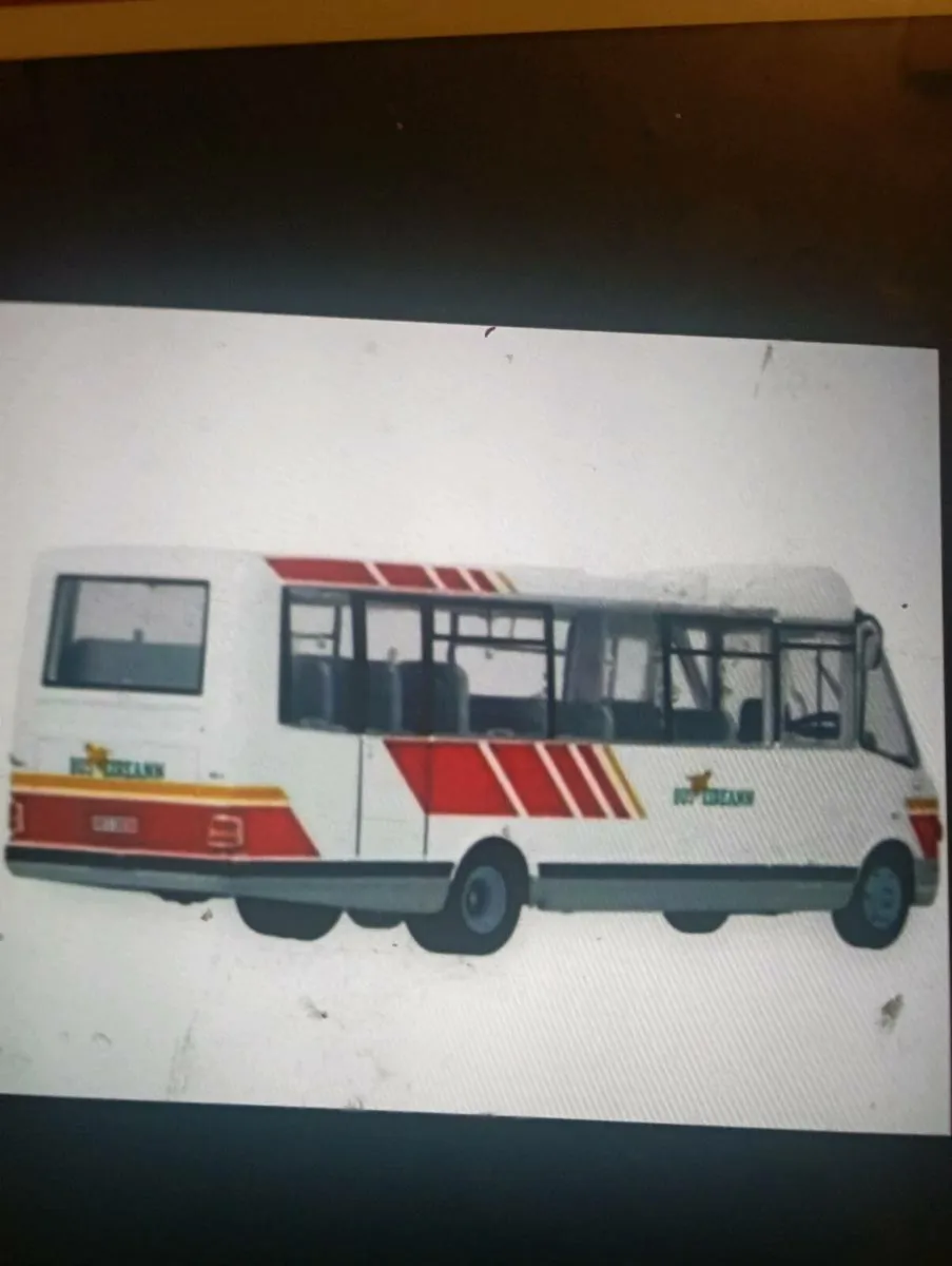 CORK CITY SHUTTLE 1-76 SCALE BUS. - Image 2