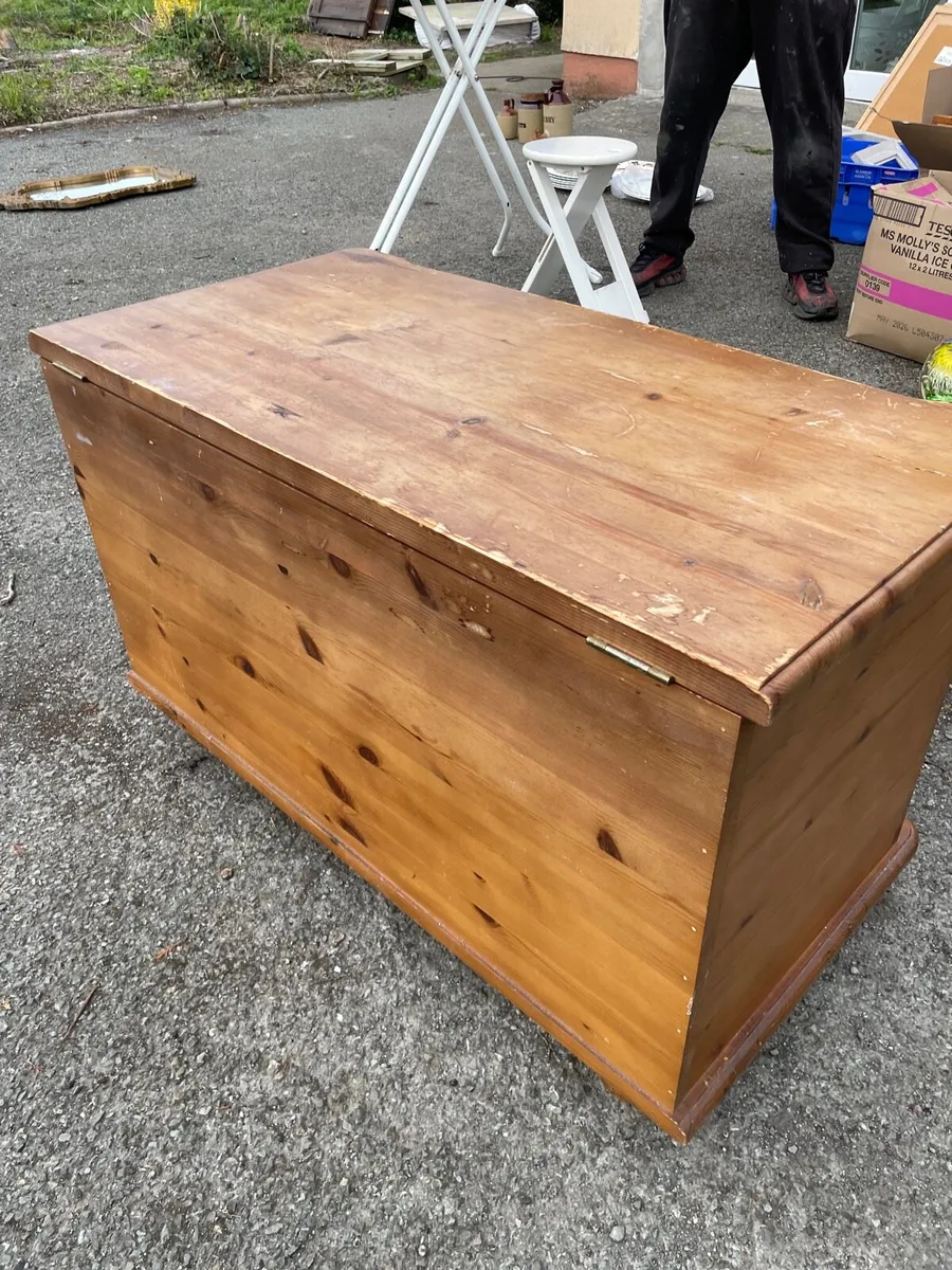 Solid pine blanket box storage - Image 3