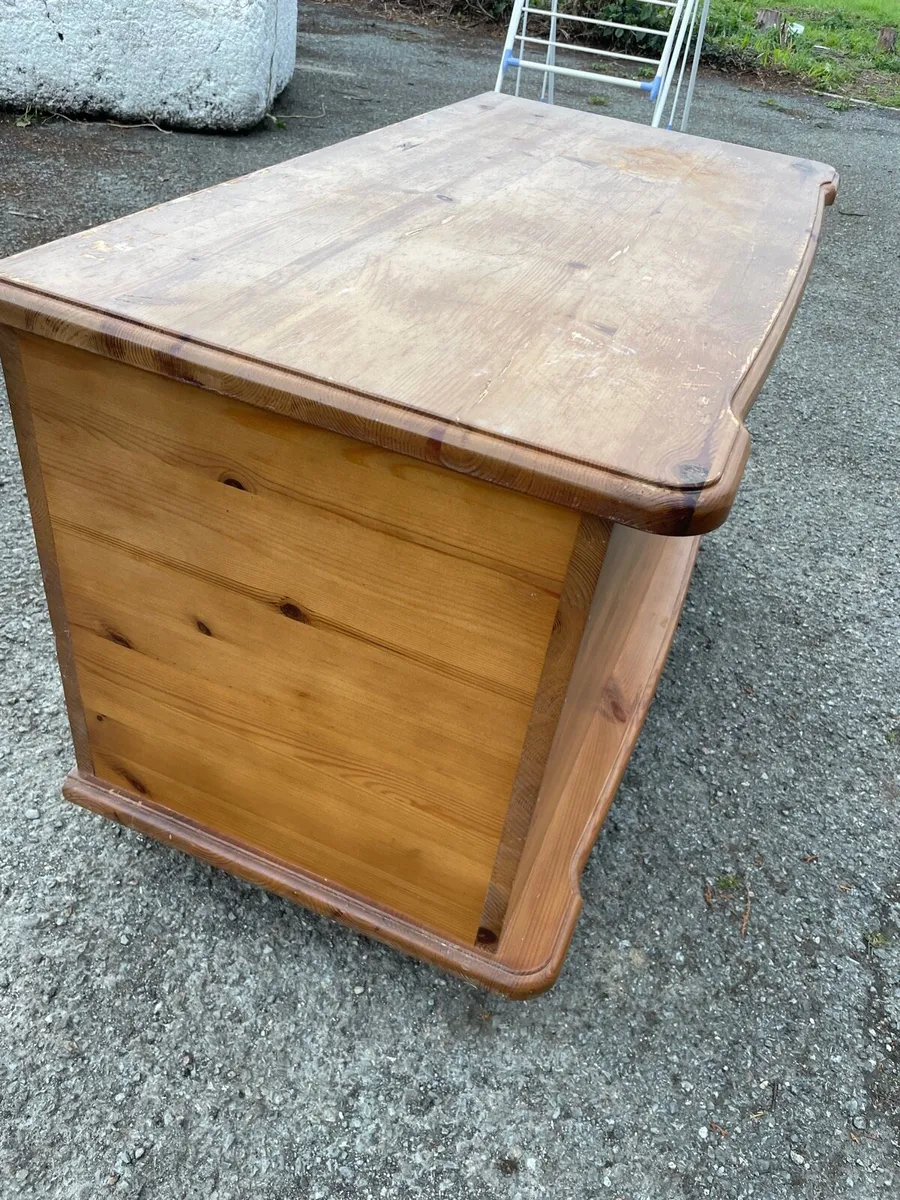 Solid pine blanket box storage - Image 4