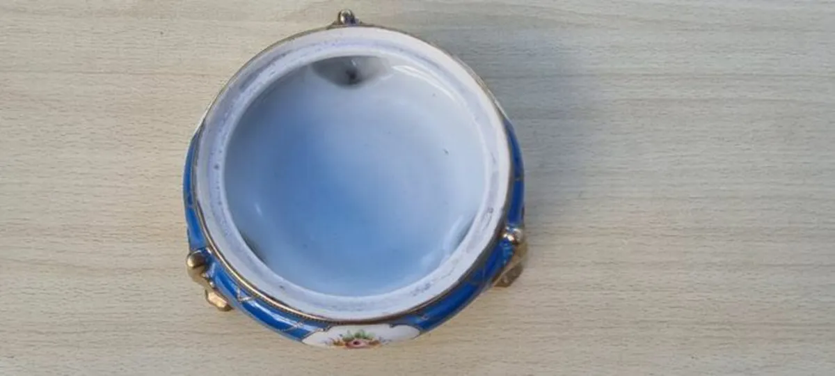 Vintage Limoges hand painted three foot Bowl - Image 3