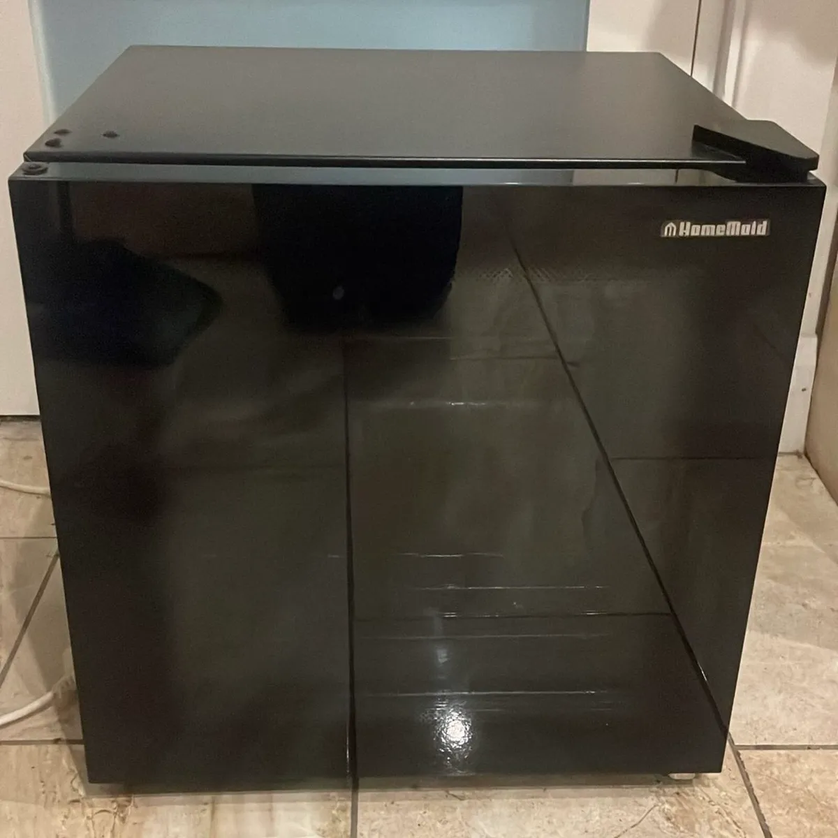 Drinks fridge - Image 1