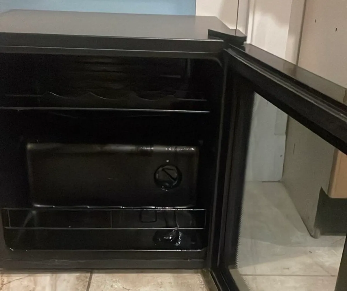 Drinks fridge - Image 2