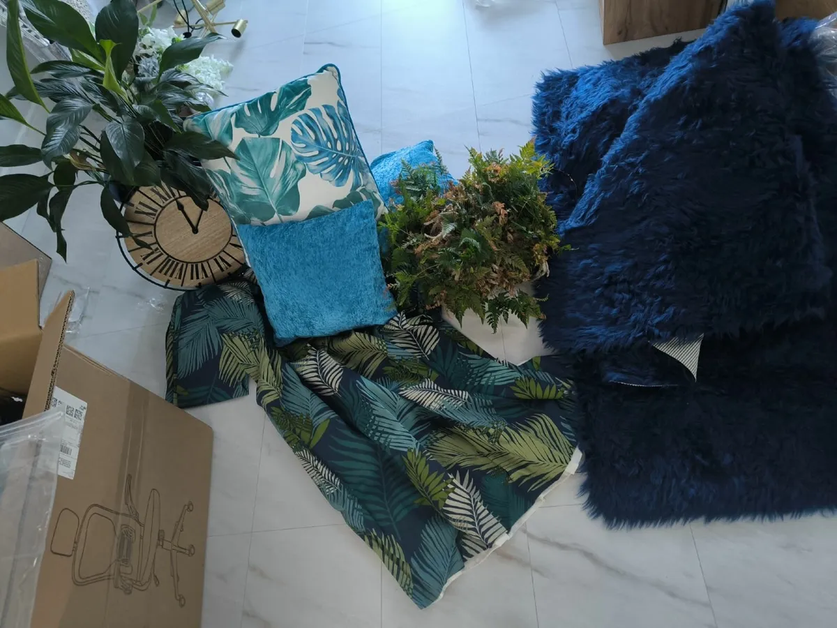 Various Room decors - Image 2