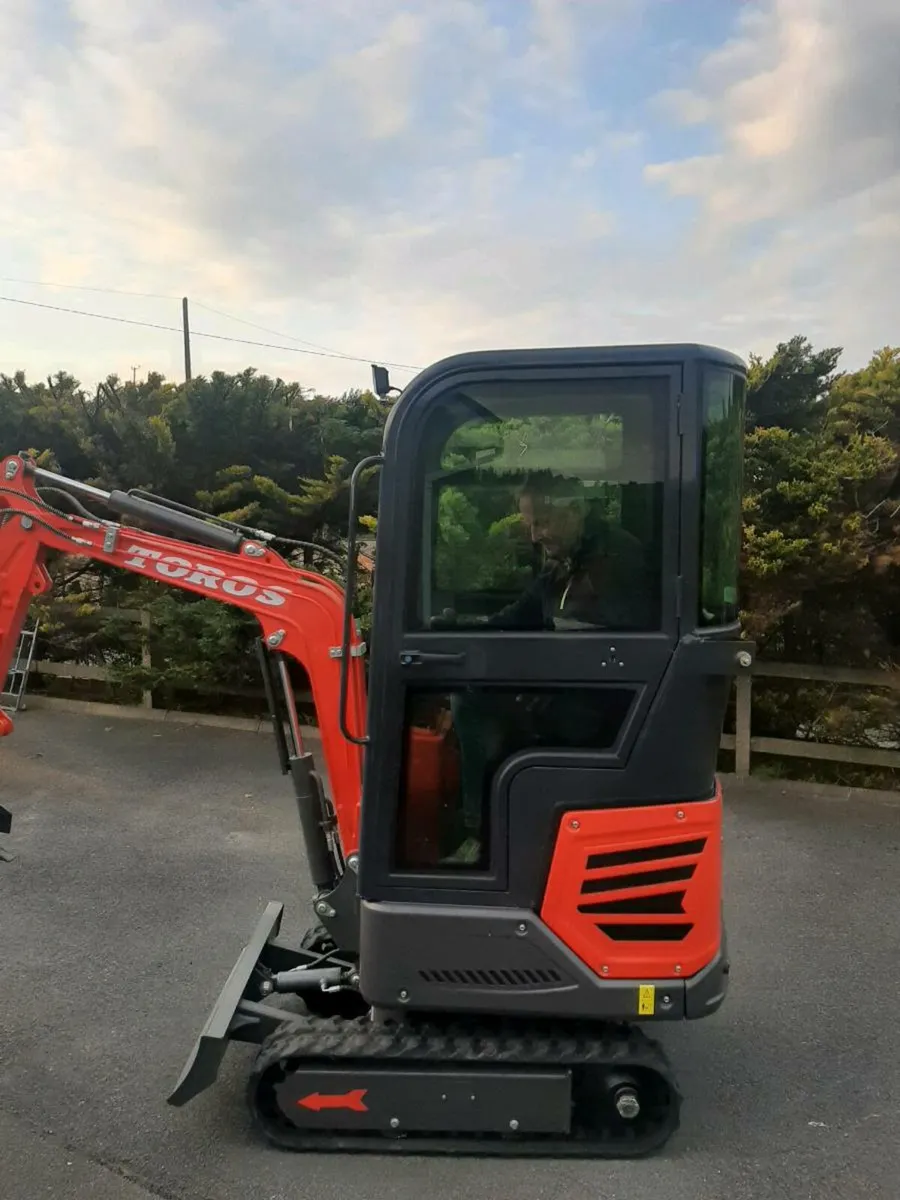 Mini digger - Image 2