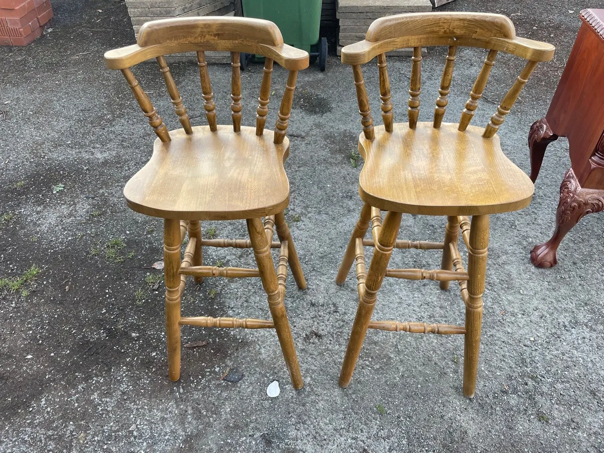 2 wooden bar stools - Image 3