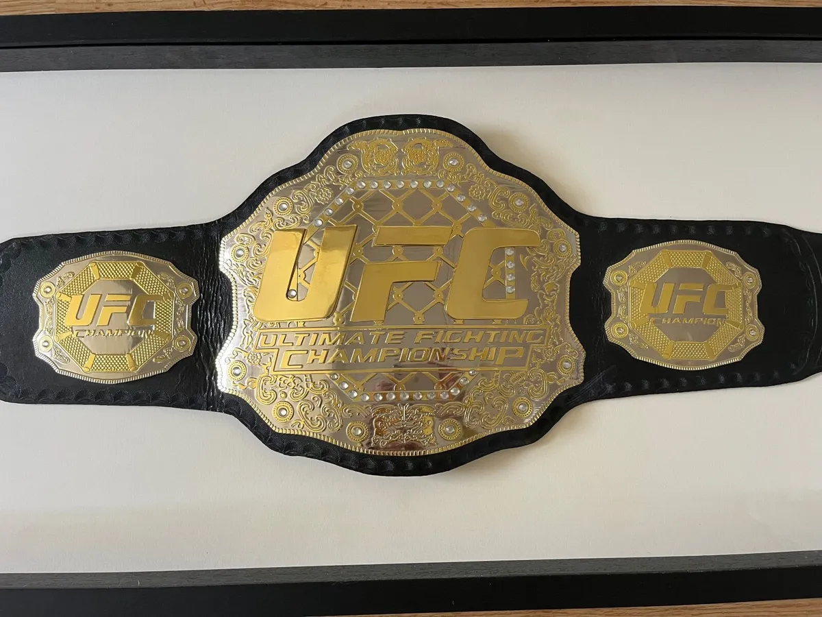 Sports memorabilia - Image 3