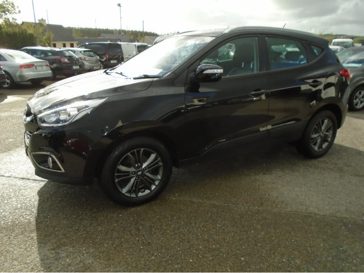 Hyundai ix35 1.7 CRDI SE 5DR  Leather  with Heated - Image 3