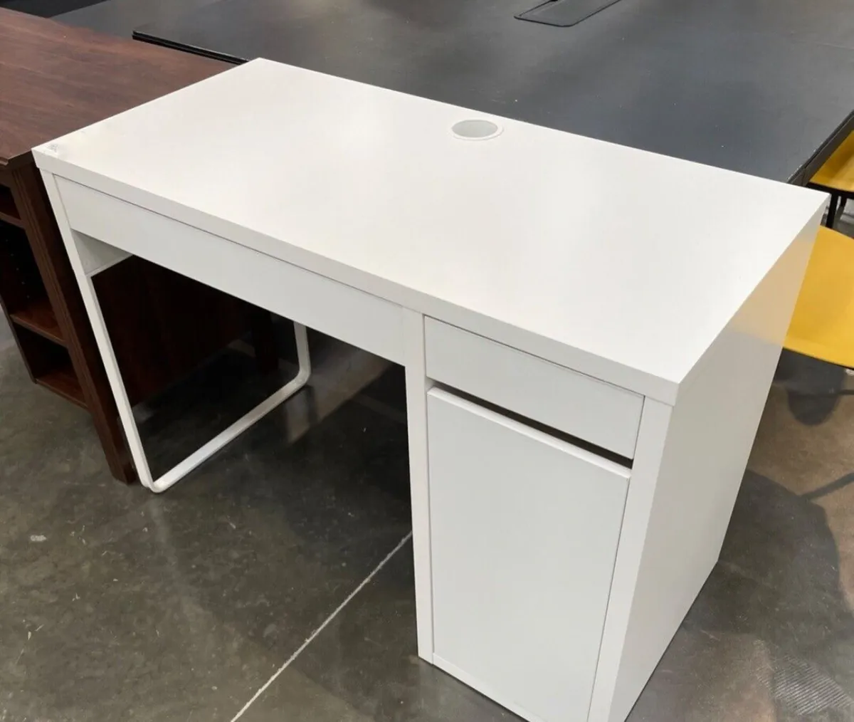 Desk - Image 1