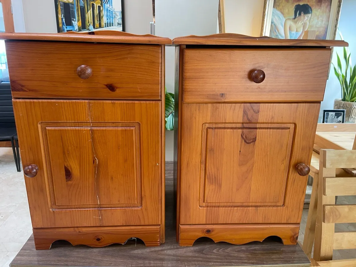 2 x Matching Solid Pine Bedside Lockers - Tables - Image 1