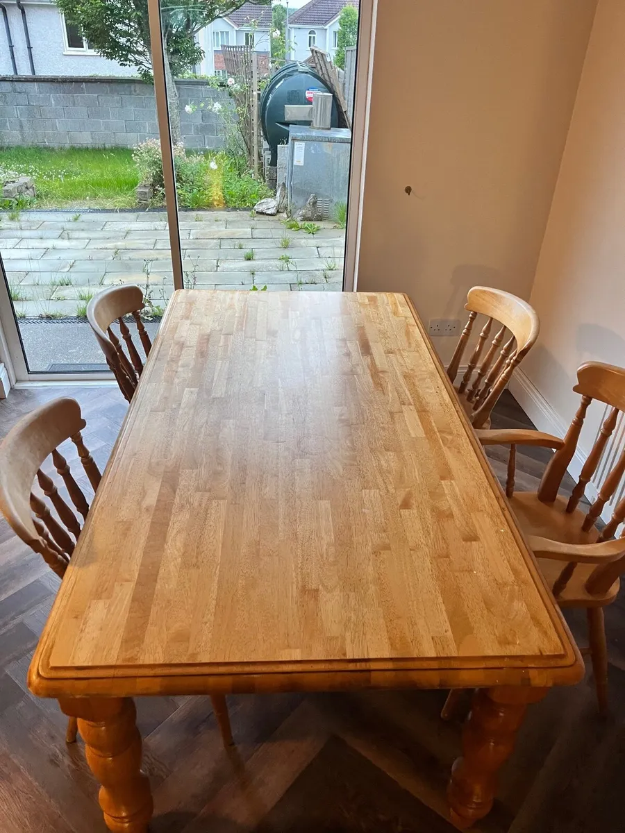 Dinner table - Image 1