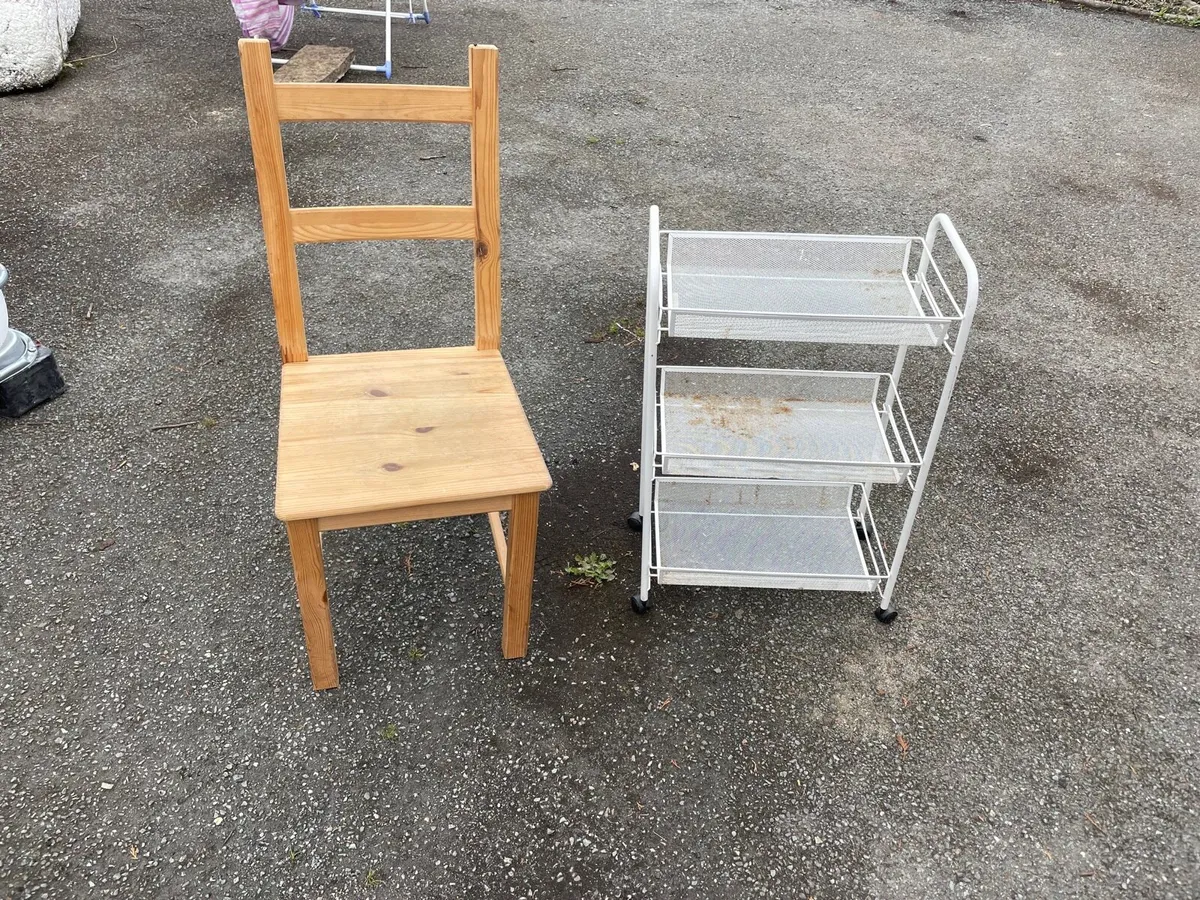 Chair + shelf €15 each 2 for €20 - Image 1