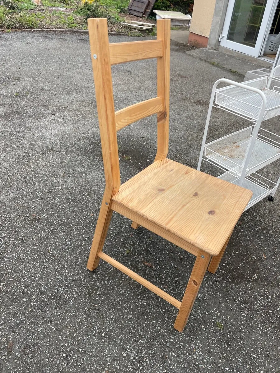 Chair + shelf €15 each 2 for €20 - Image 2