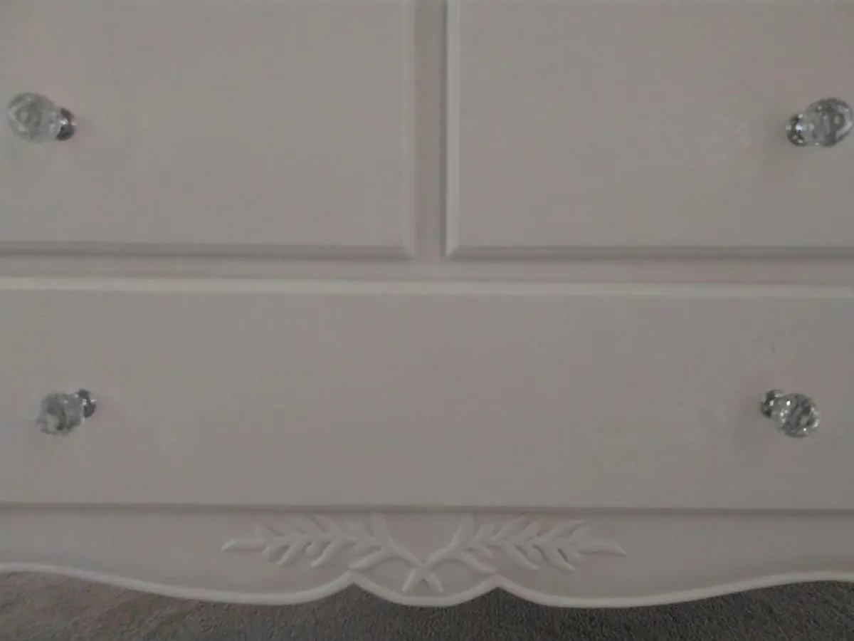 Chest of drawers - Image 2