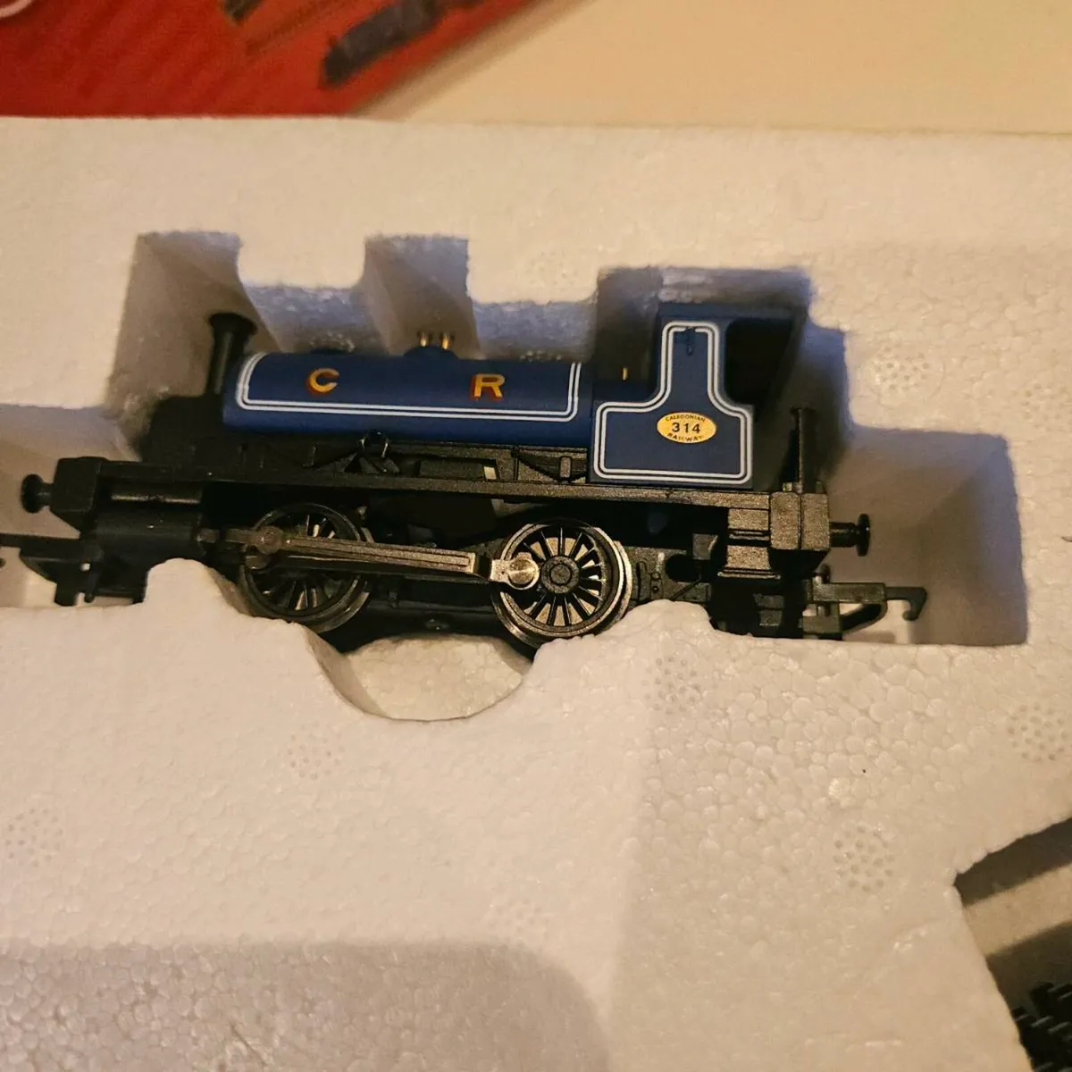 Hornby Caledonian belle train set - Image 3