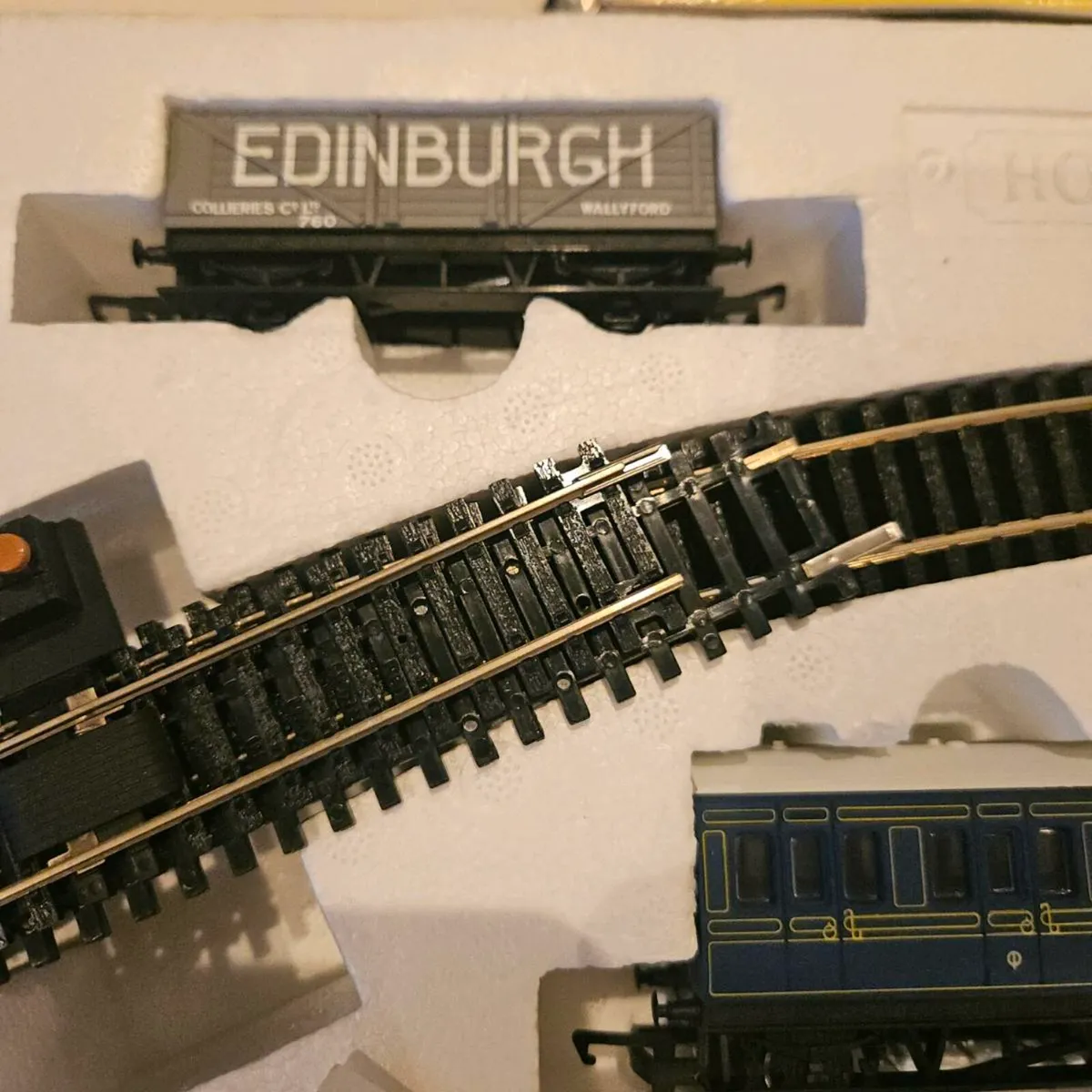 Hornby Caledonian belle train set - Image 4