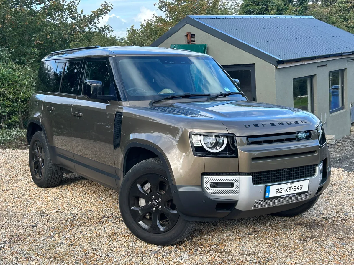 221 LANDROVER DEFENDER 110 3.0D - 3 SEATS - LOW KM - Image 1