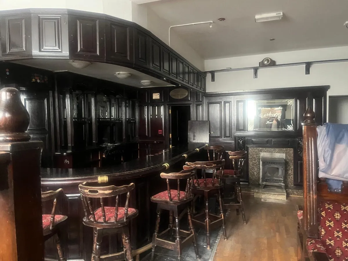 Bar furniture - Image 1