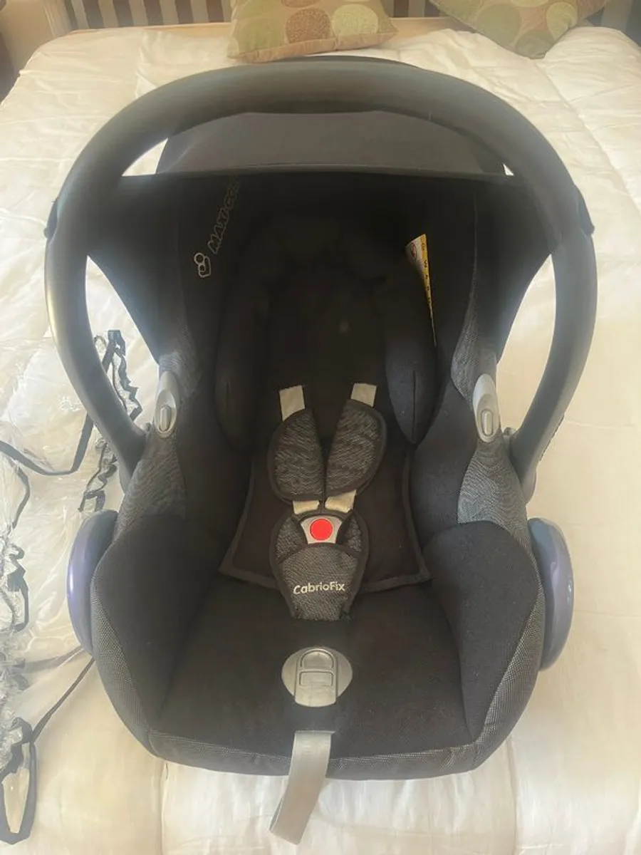 Maxi Cosi car seat - Image 2