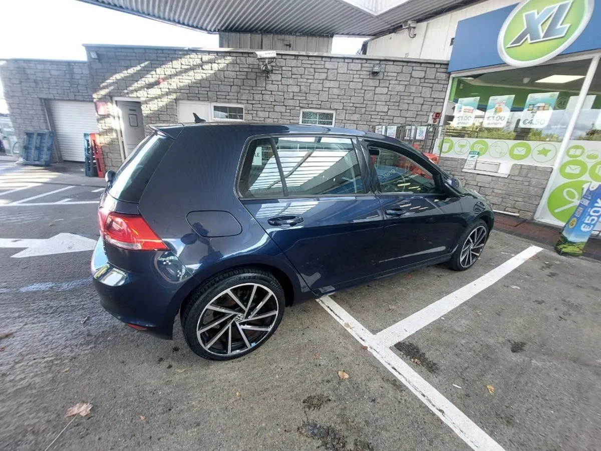 Volkswagen Golf AUTOMATIC - Image 2