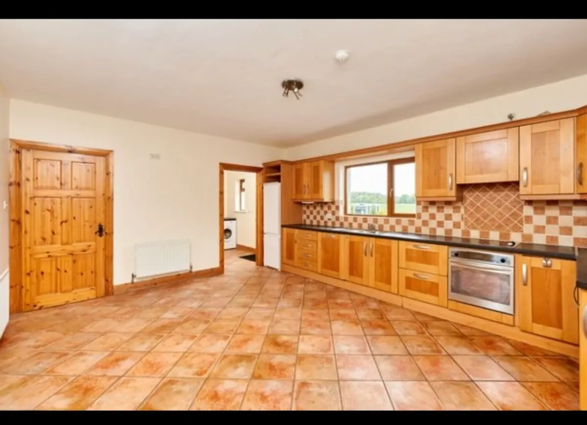 Kitchen - Image 2