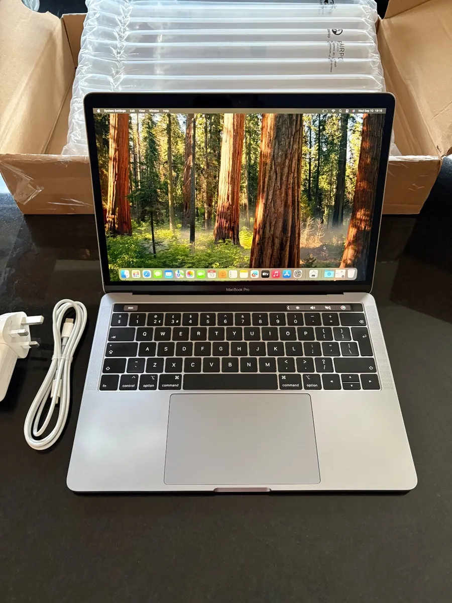 Apple MacBook Pro Sequoia TouchBar 13" 8gb/128gb - Image 1