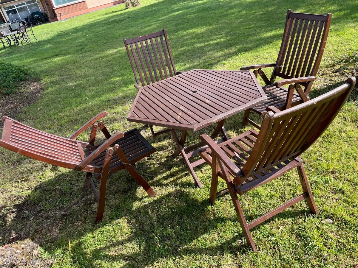 Foldable garden table and 4 chairs - Image 2