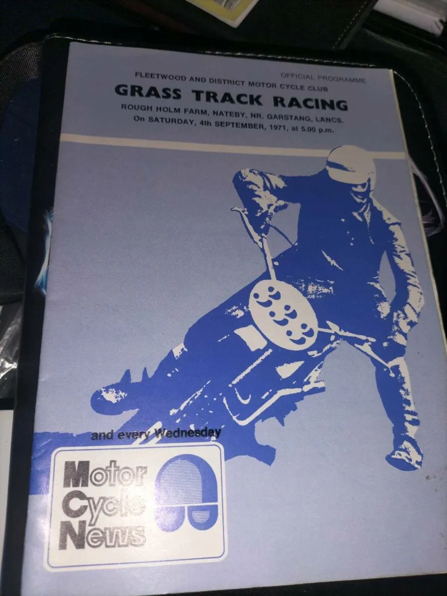 GRASSS TRACK RACING 1971.   MOTEE CYCLE NEWS BOOK