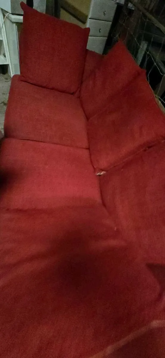 Red sofa - Image 2