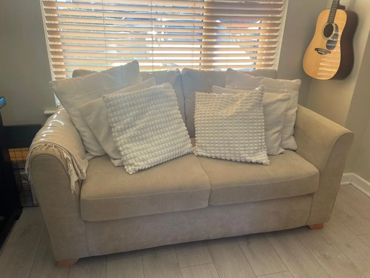 NEED GONE BEFORE TUESDAY Comfortable two seater couch - Image 2