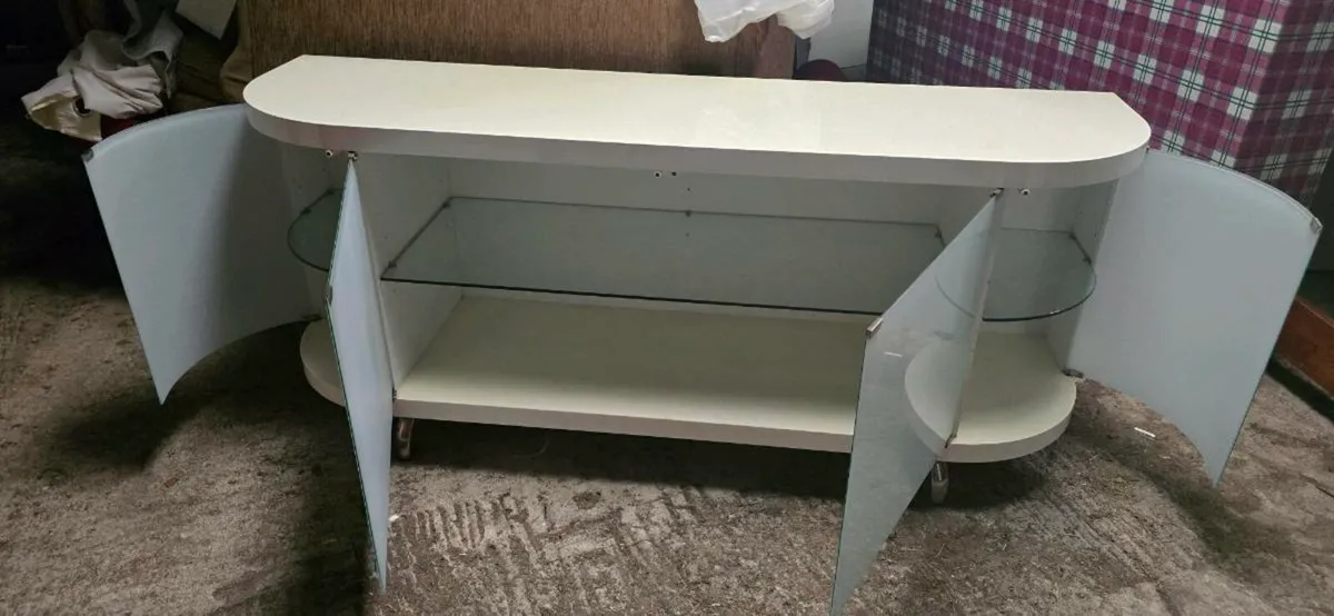 White large unit - Image 4