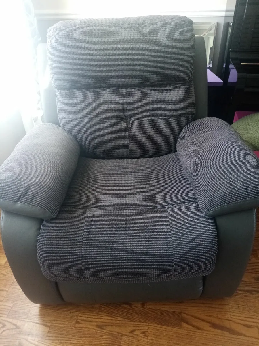 Couch and 2 armchairs - Image 2