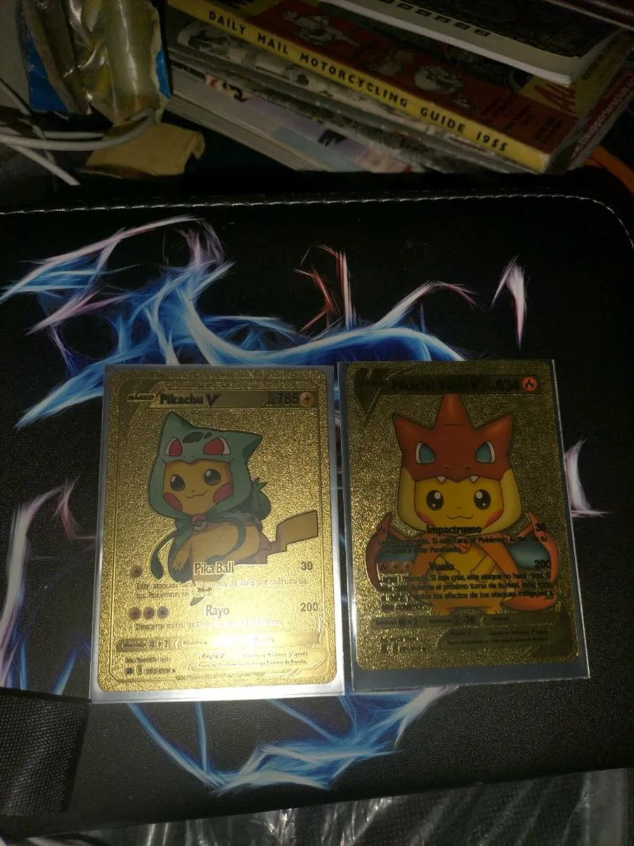 2 GOLD FOIL POKEMON CARDS SPANISH CARDS