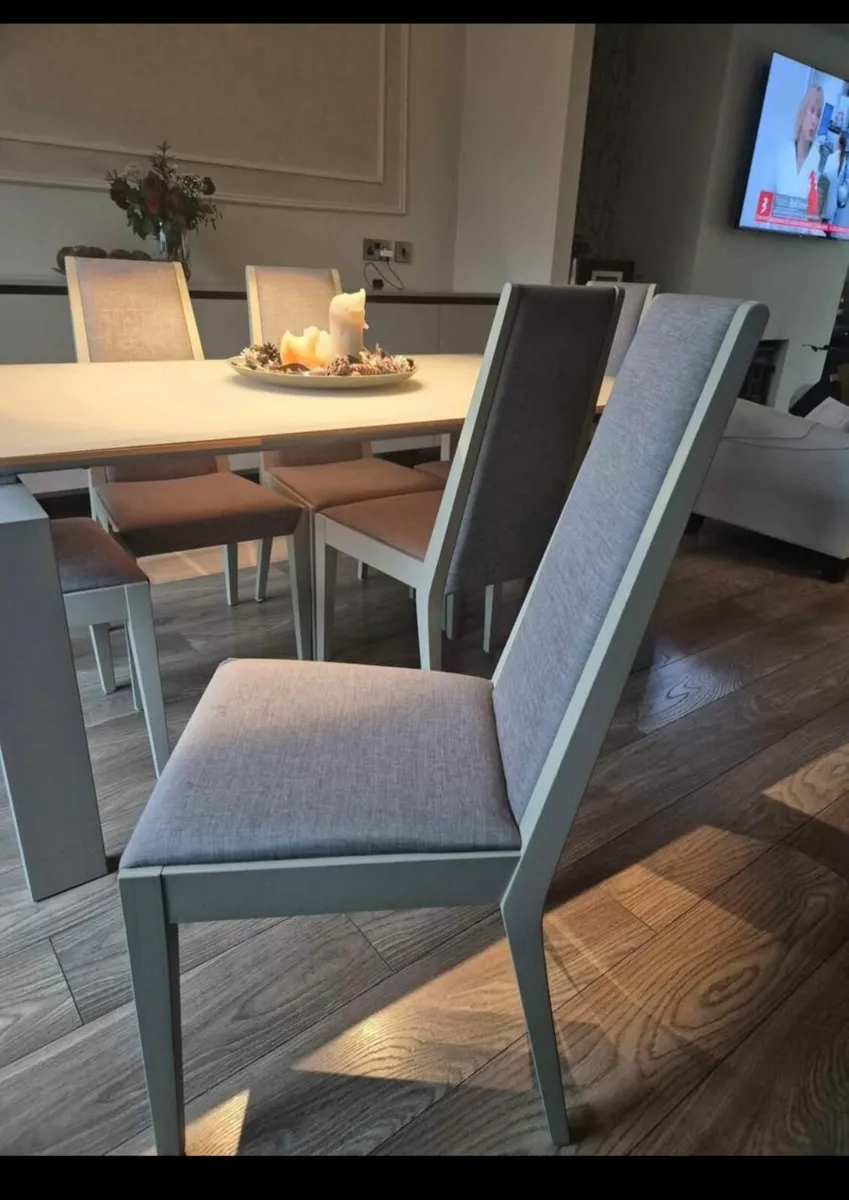 Dinning table and 6 chairs - Image 3
