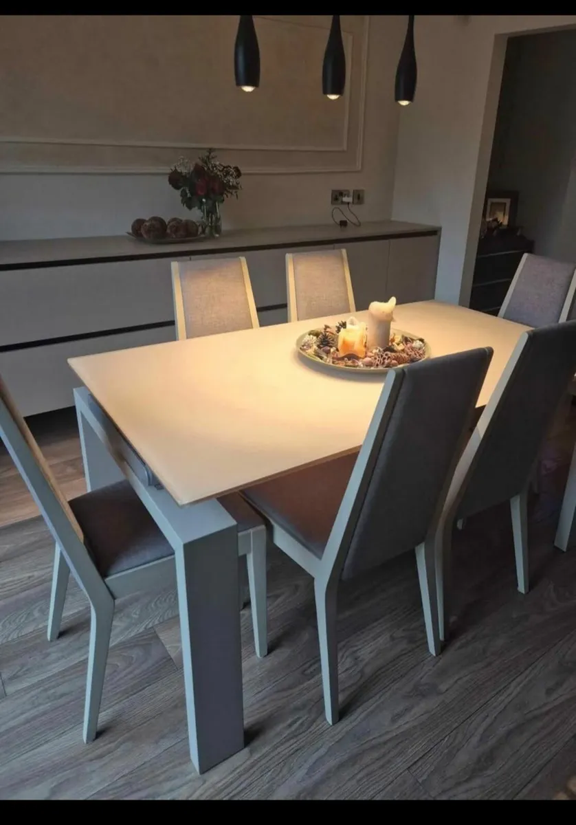 Dinning table and 6 chairs - Image 4