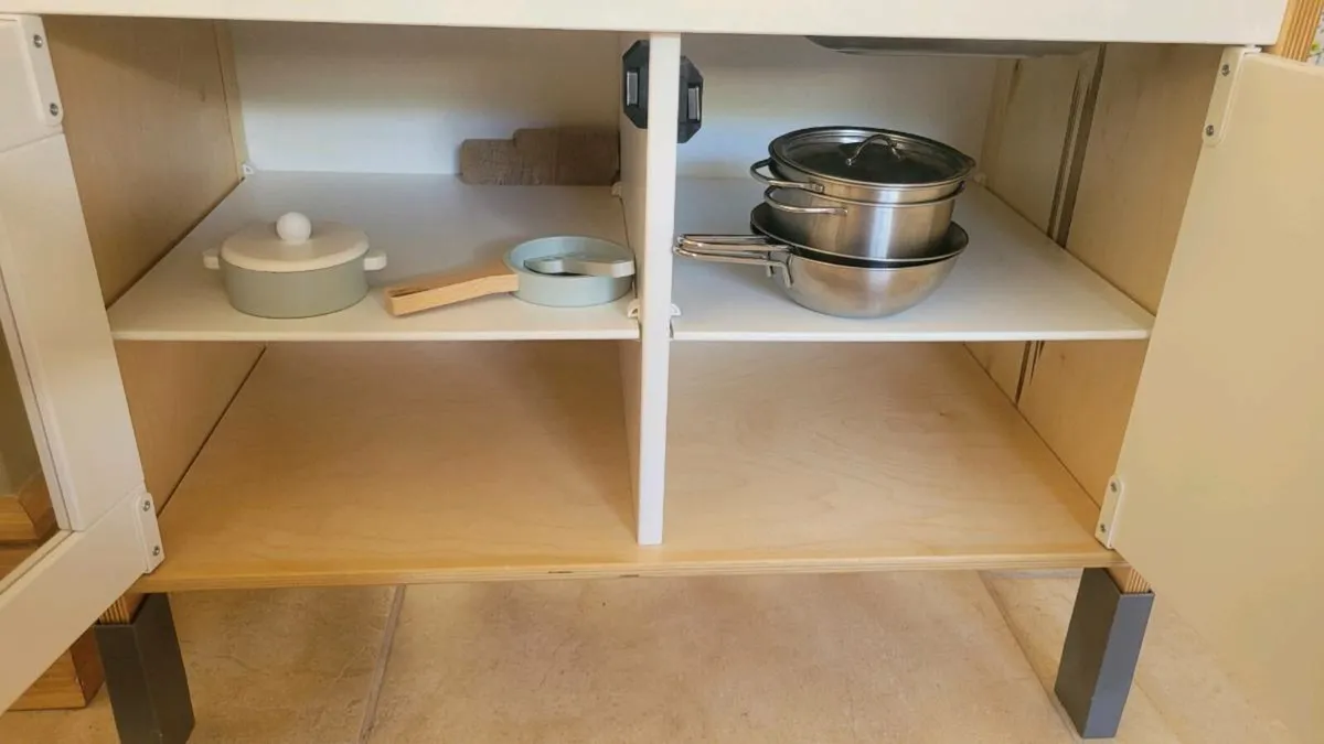 Toy wooden kitchen full with accessories - Image 3