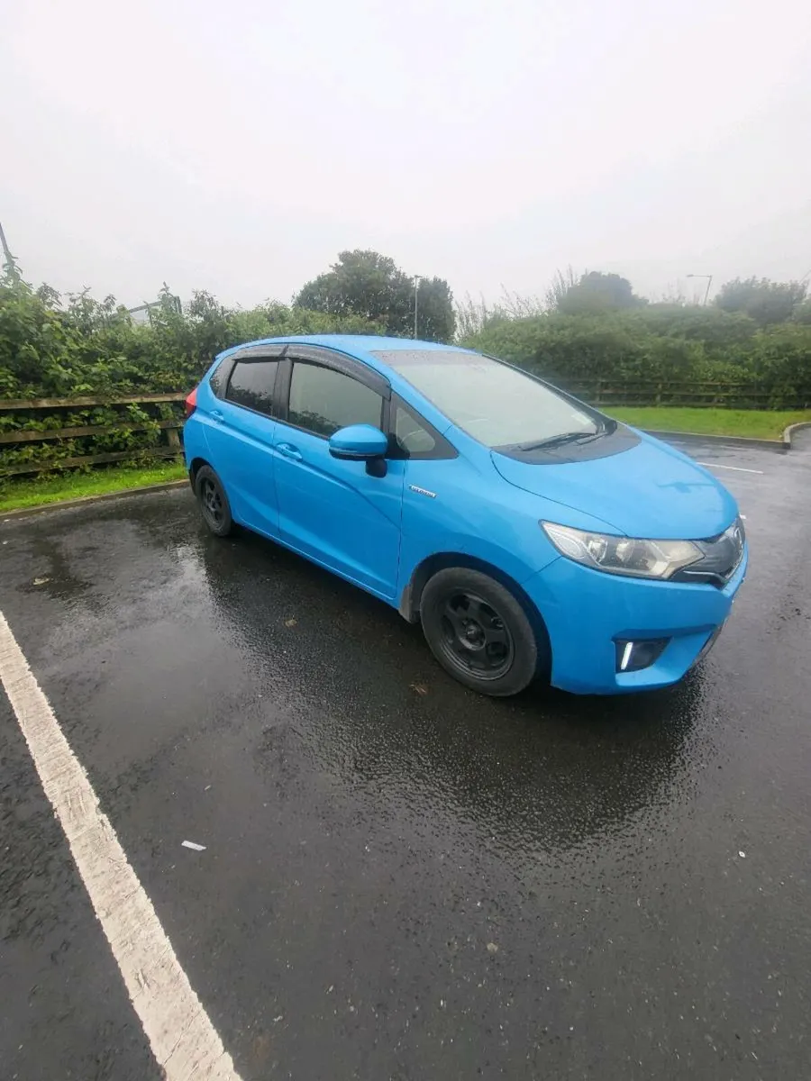 Honda fit hybrid - Image 2