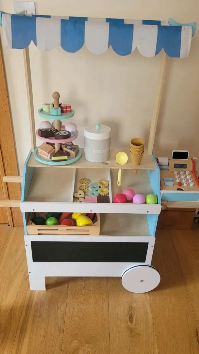 Toy wooden shop - Image 1