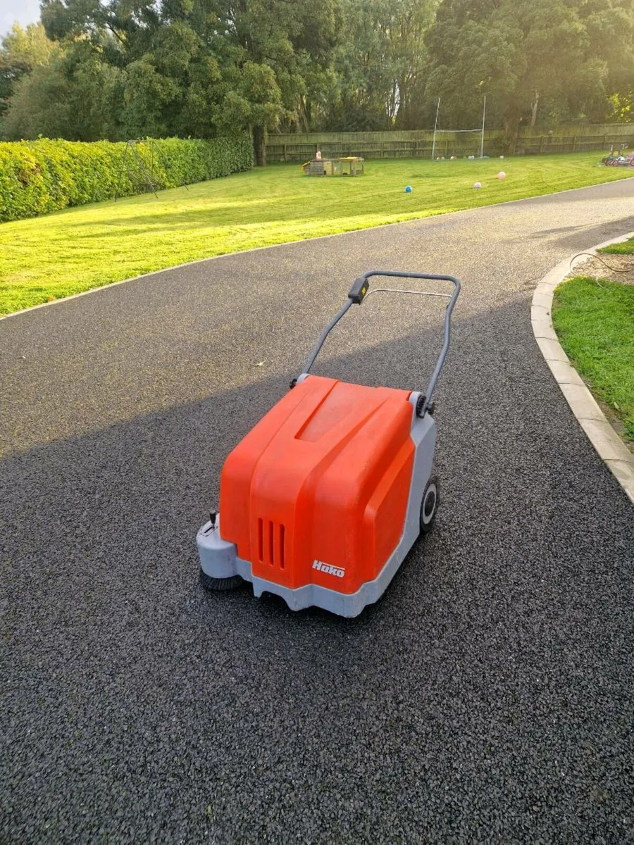 Hako Pedestrian sweeper - Image 1