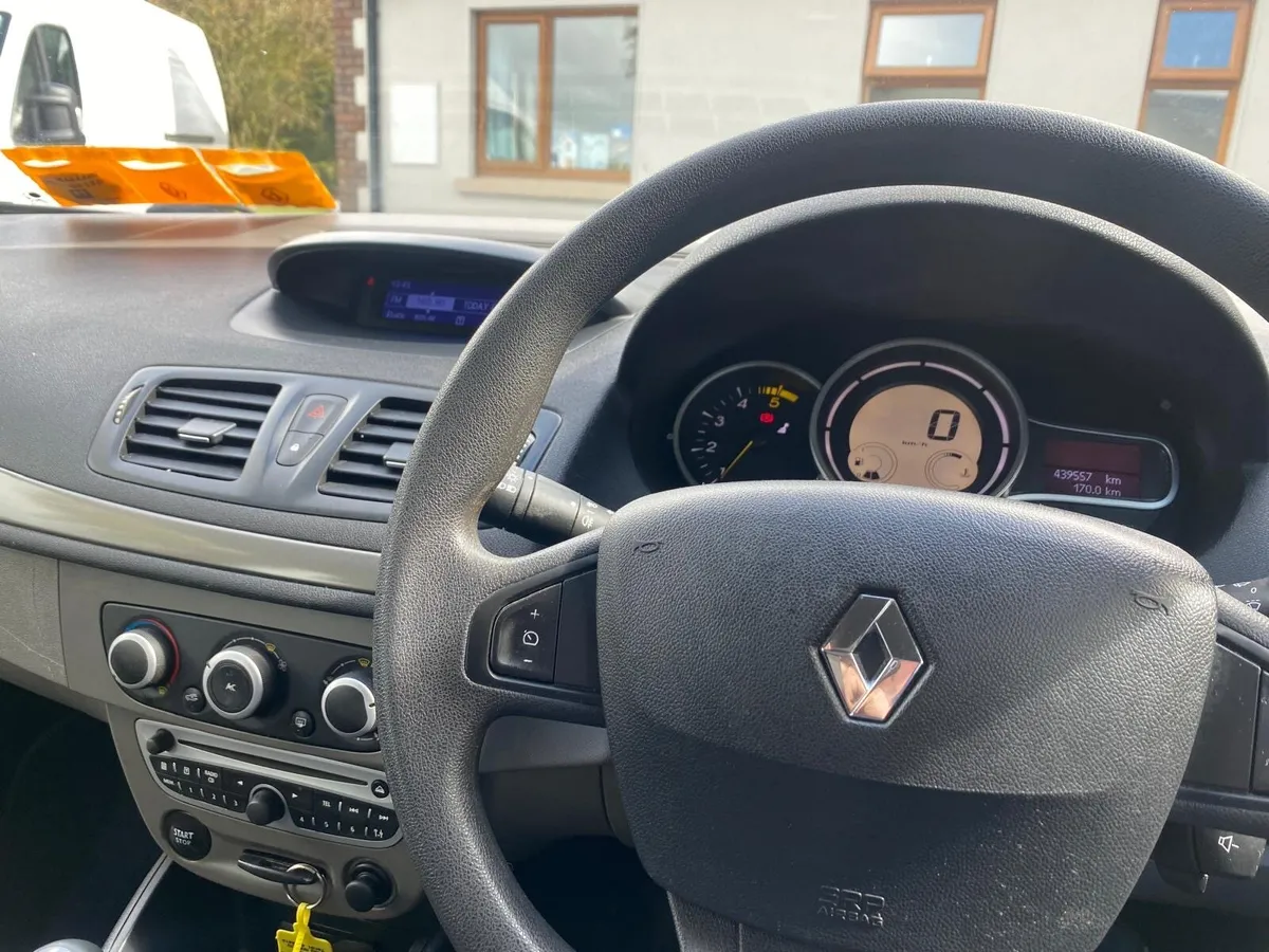 Car - Image 3