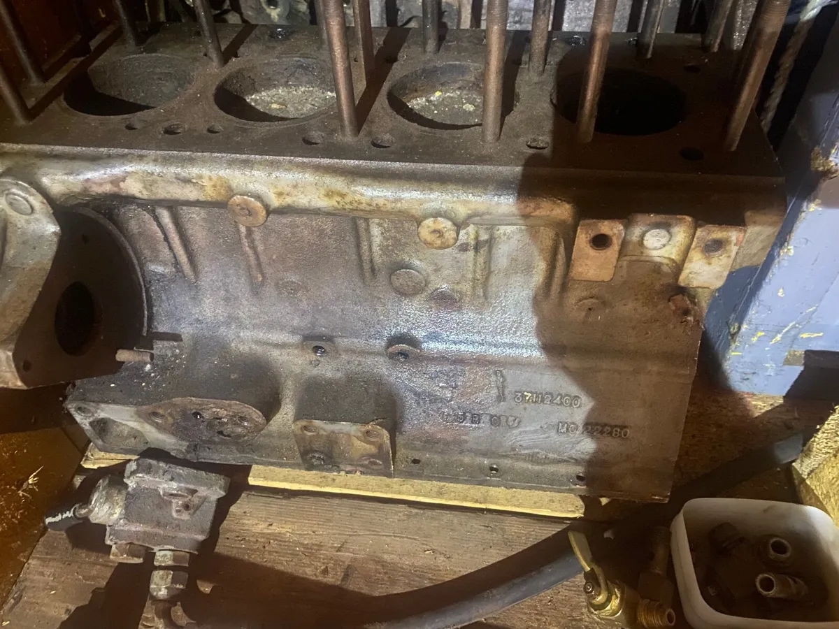 Perkins A4 107  Engine block - Image 2