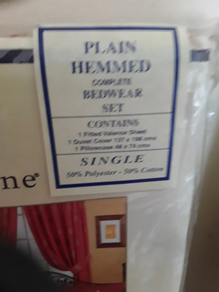 Brand new single duvet cover matching drapes - Image 3