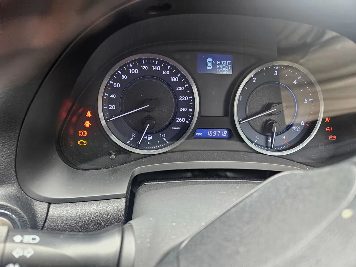 LEXUS  IS 200 F SPORT DIESEL 2013 - Image 4