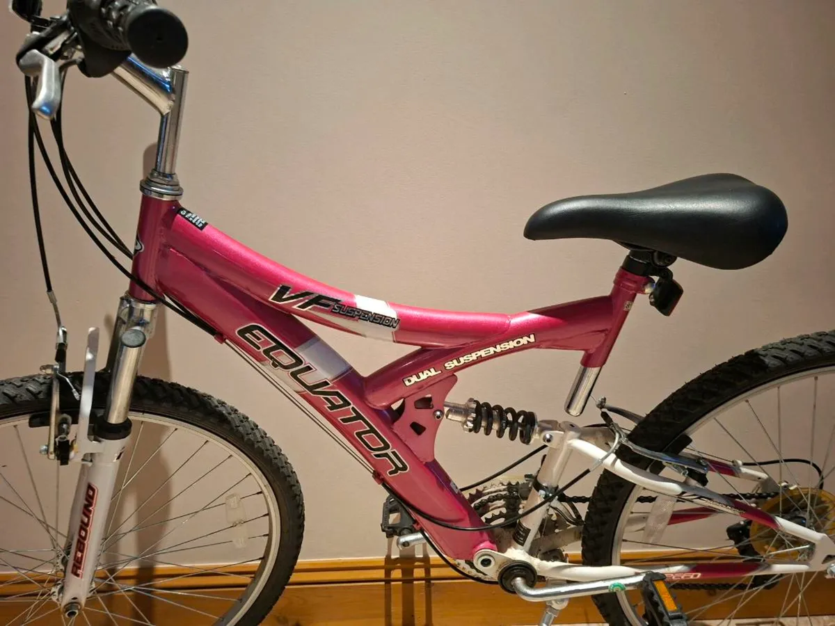 Bargain Girls 26 inch bike - Image 2