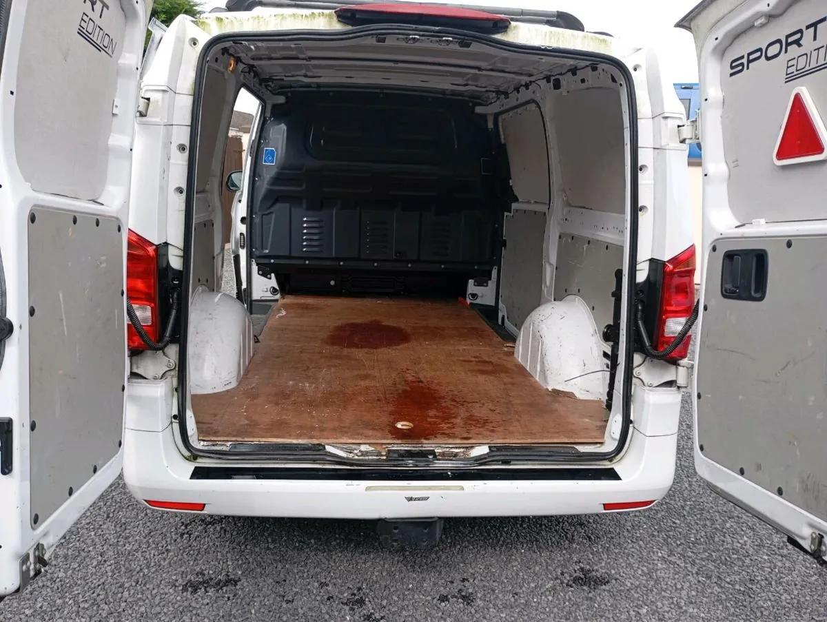 Mercedes Vito 181 - Image 2
