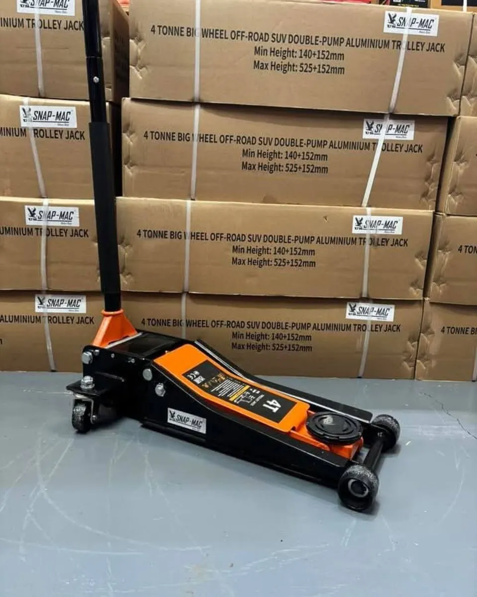 Heavy Duty 4 Ton Ultra Low Profile Trolley Jack - Image 1